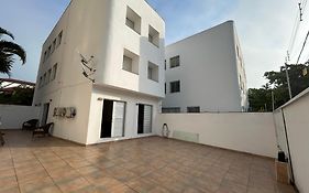 Apto terreo 50 metros da para do Guaruja